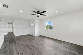 1867 NW 8th Ave in Homestead, FL - Building Photo - Building Photo