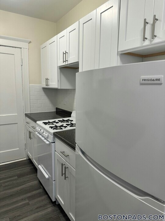 235 Park Dr in Boston, MA - Building Photo
