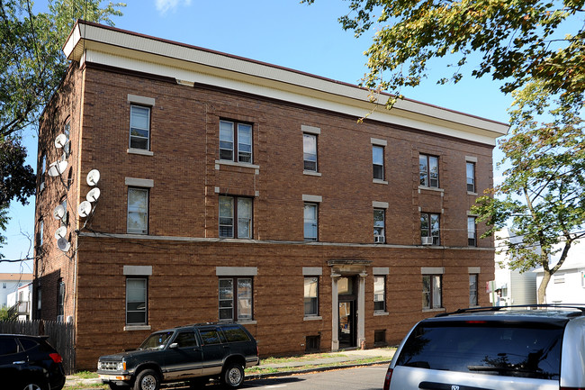 622 Warren St in Harrison, NJ - Foto de edificio - Building Photo