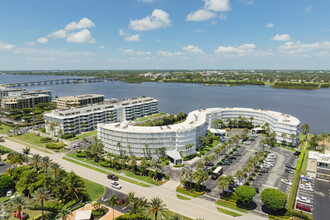 The Regency of Palm Beach in Palm Beach, FL - Building Photo - Building Photo