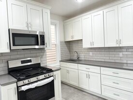 84 Dekalb Ave in Jersey City, NJ - Building Photo