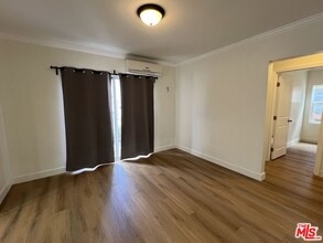 1333 S Highland Ave in Los Angeles, CA - Building Photo - Building Photo