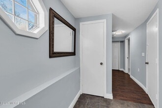 54 Ellen Heath Dr in Matawan, NJ - Building Photo - Building Photo