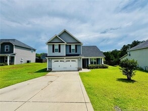 843 Screech Owl Dr in Hope Mills, NC - Building Photo - Building Photo