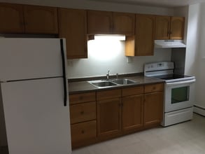 1144 Wayne Ave in Mckees Rocks, PA - Building Photo - Building Photo