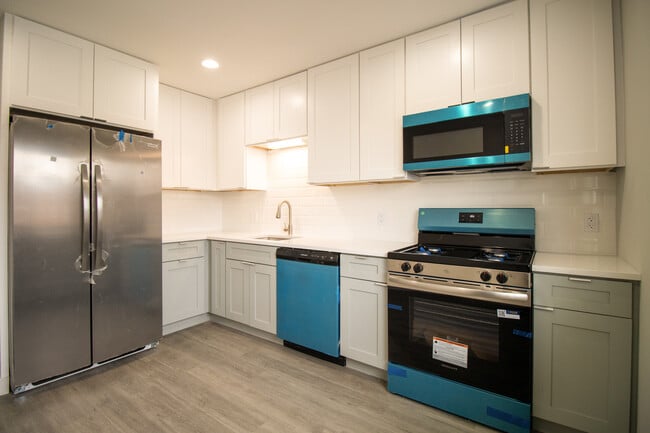 10457 Dearlove Rd in Glenview, IL - Building Photo - Building Photo