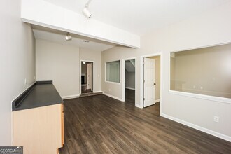 7030 Mahogany Dr in Fairburn, GA - Building Photo - Building Photo