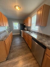 3306 SW 13th St in Des Moines, IA - Foto de edificio - Building Photo