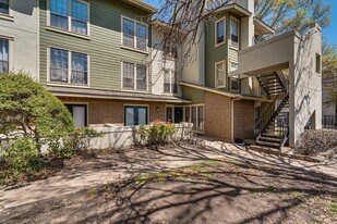 9611 Walnut St, Unit 1106 in Dallas, TX - Building Photo