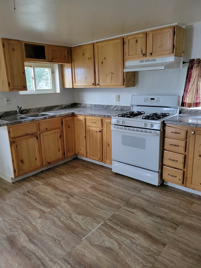 300 Avenue C1 in Cheyenne, WY - Building Photo - Building Photo