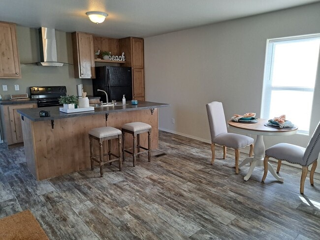 property at 8711 Vince Rd NE