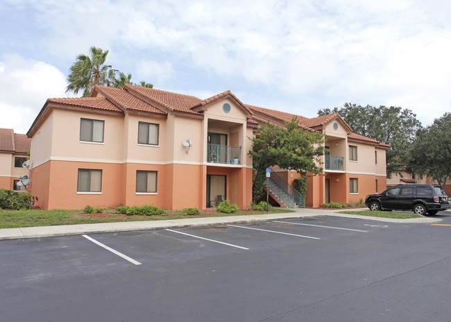 Regal Trace Apartments in Fort Lauderdale, FL - Foto de edificio - Building Photo