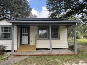 3075 Patillo Rd in Orange, TX - Building Photo - Building Photo