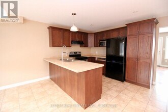 5727 Kalar Rd in Niagara Falls, ON - Building Photo - Building Photo