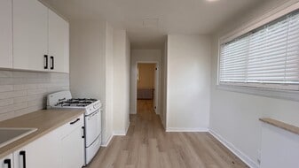 131 Vine St S in St Catharines, ON - Building Photo