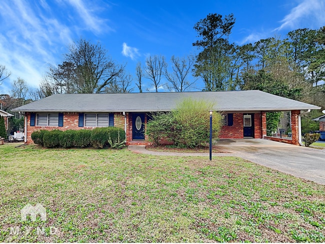 property at 152 Robin Hood Dr