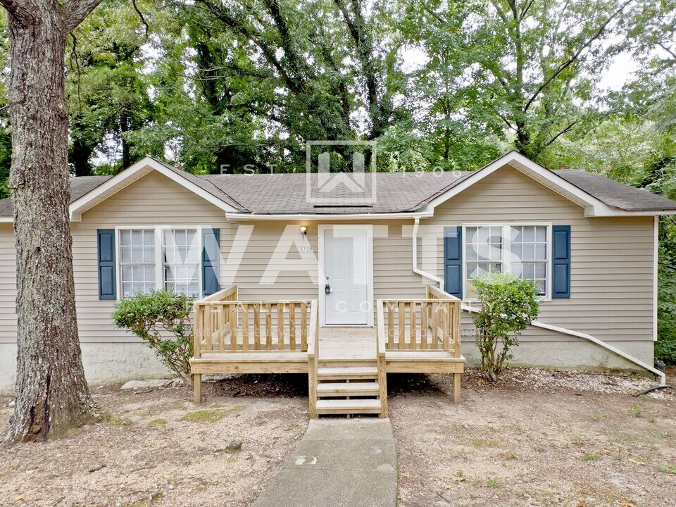 5720 Desoto Dr in Pinson, AL - Building Photo
