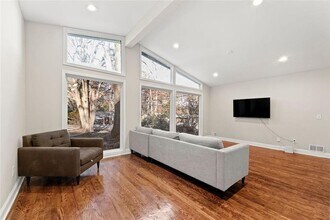 2123 Plaster Rd NE in Atlanta, GA - Building Photo - Building Photo