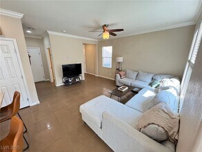 10528 Verona Wood St in Las Vegas, NV - Building Photo - Building Photo
