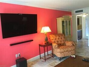 150 Turtle Lake Ct-Unit -108 in Naples, FL - Building Photo - Building Photo