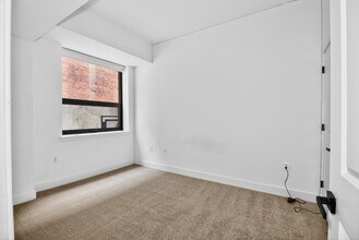 1211 13th St NW, Unit T3 in Washington, DC - Building Photo - Building Photo