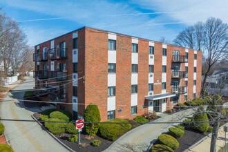 36 Crescent St in Wakefield, MA - Building Photo - Building Photo
