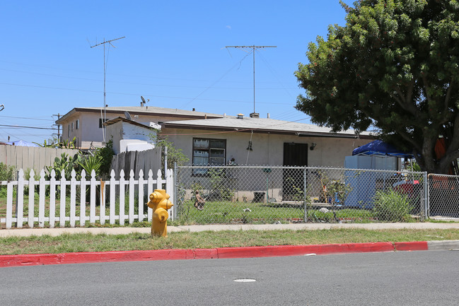 393-397 Millar Ave in El Cajon, CA - Building Photo - Building Photo