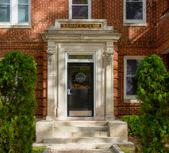 Senate Club in Columbia, SC - Foto de edificio - Building Photo