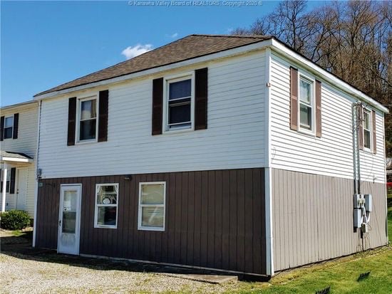 338 4th St in Mason, WV - Building Photo