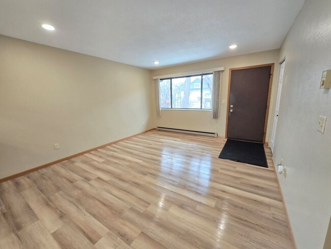 114 36th Ave SE in Minot, ND - Building Photo - Building Photo