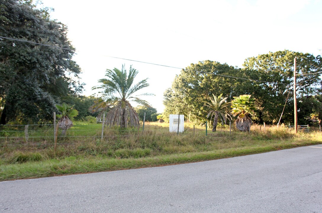 4600 Clewis Ave in Tampa, FL - Building Photo