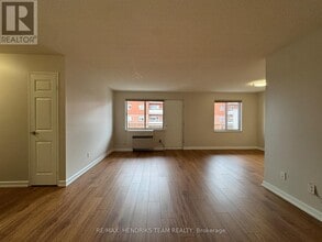 610 Lake St in St Catharines, ON - Building Photo - Building Photo