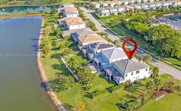 3813 Greenway Dr in Hollywood, FL - Building Photo - Building Photo