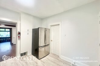 19 Shanley St in Kitchener, ON - Building Photo - Building Photo