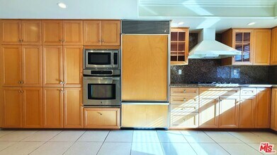 1488 Palisades Dr in Los Angeles, CA - Building Photo - Building Photo