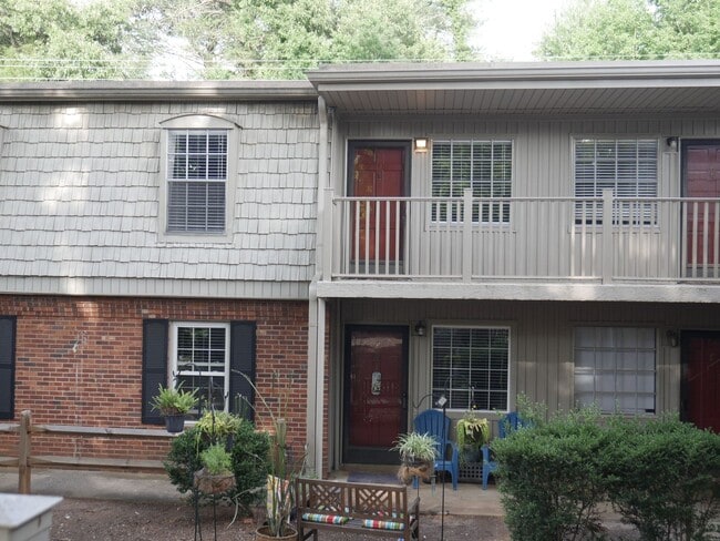 property at 3822 Country Club Rd