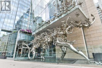 180 University Ave in Toronto, ON - Building Photo - Building Photo