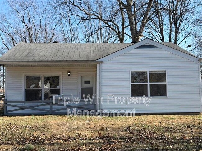 property at 300 Brackleigh Ln