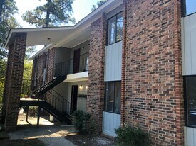 2925 Chatsworth Rd, Unit D in Columbia, SC - Building Photo
