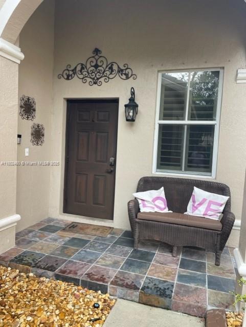 1538 Winterberry Ln in Weston, FL - Building Photo