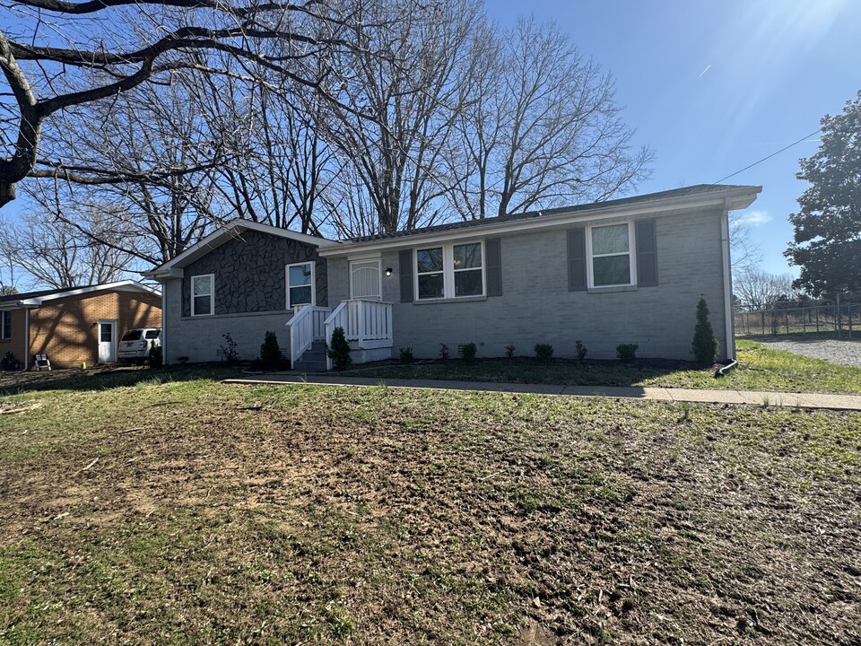 1513 Glennon Dr in Clarksville, TN - Building Photo