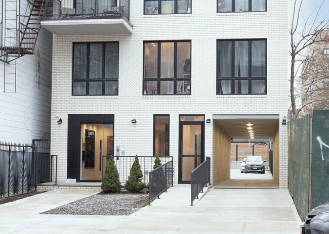 514 Herkimer St in Brooklyn, NY - Building Photo - Building Photo