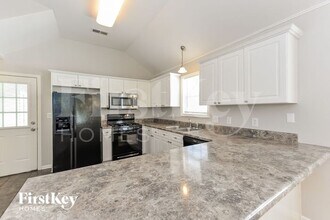 218 Village Dr in Calera, AL - Building Photo - Building Photo