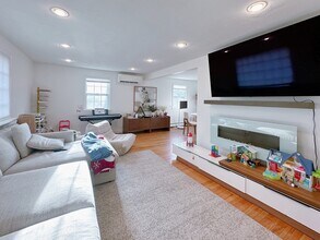 27 Rockville Ave in Lexington, MA - Building Photo - Building Photo