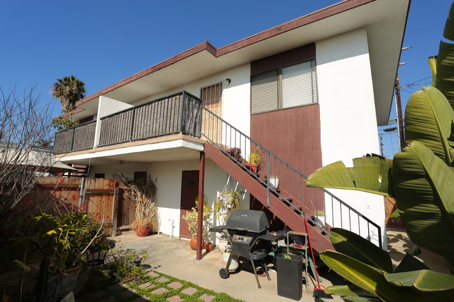 619 Hartford Ave in Huntington Beach, CA - Building Photo - Building Photo