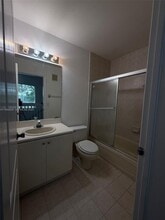 17640 NW 73rd Ave in Hialeah, FL - Building Photo - Building Photo