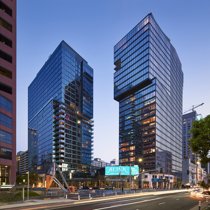 Alina in Los Angeles, CA - Foto de edificio