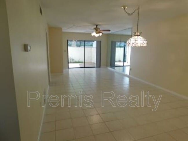 3055 Casa Del Sol Cir in Clearwater, FL - Building Photo - Building Photo