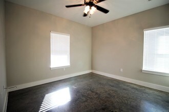 707 Maple St-Unit -1 in Commerce, TX - Building Photo - Building Photo