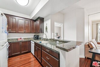 535 Magnolia Ave in Long Beach, CA - Foto de edificio - Building Photo